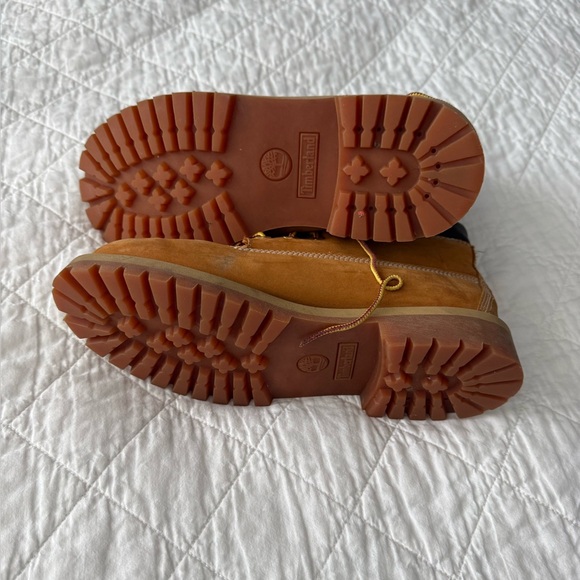 Timberland Tan Leather Boots - Picture 8 of 14